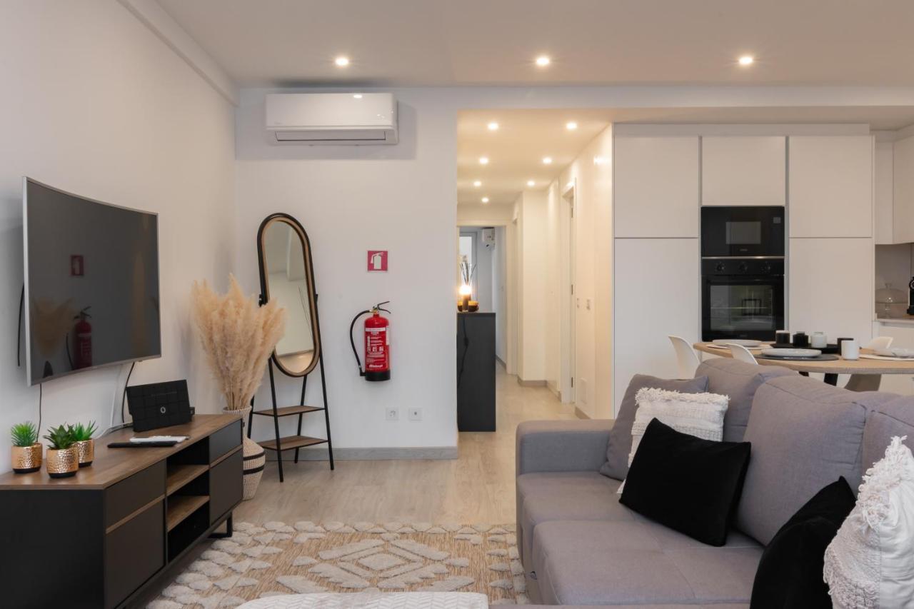 Stylish Apartment W/ River View By Lovelystay Oeiras Exterior photo