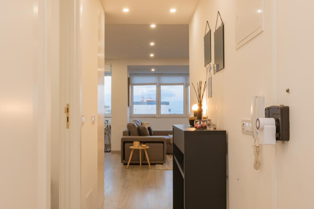 Stylish Apartment W/ River View By Lovelystay Oeiras Exterior photo